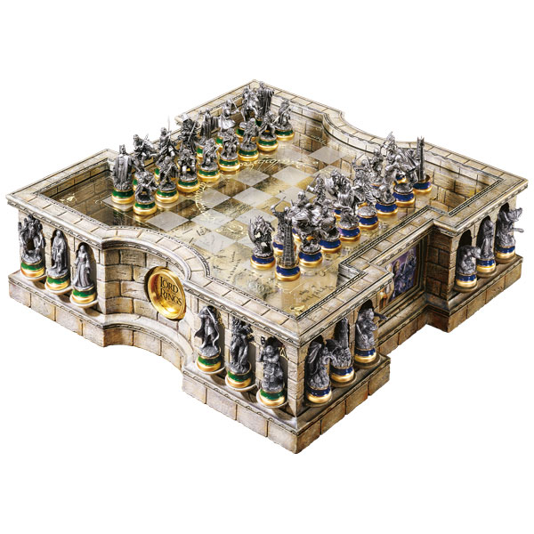 The Lord of the Rings Chess Set Premium