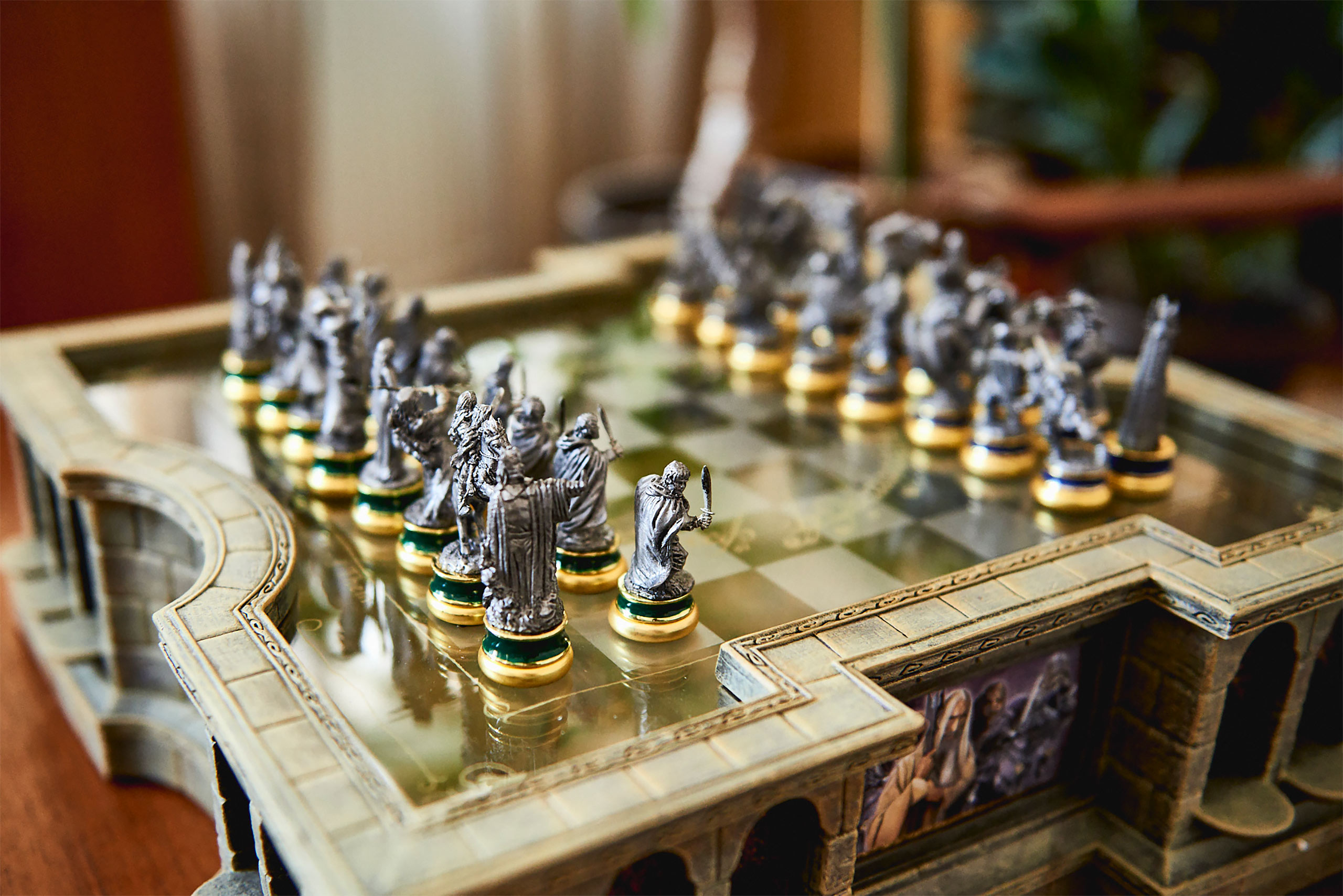 The Lord of the Rings Chess Set Premium